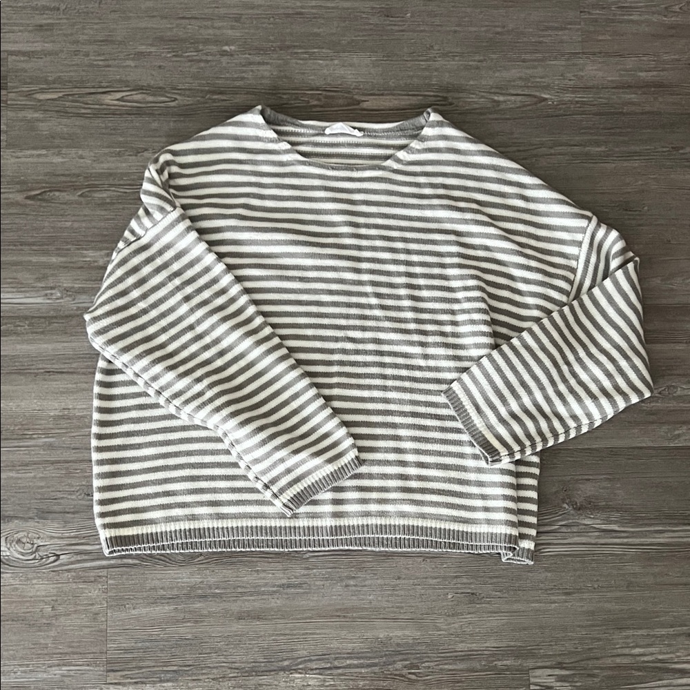 Oversized Carly Jean Los Angeles Striped Gray and White Sweater